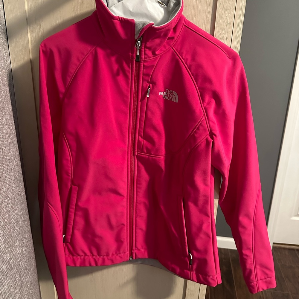 NWOT North face Women’s Athletic Soft Shell Jacket